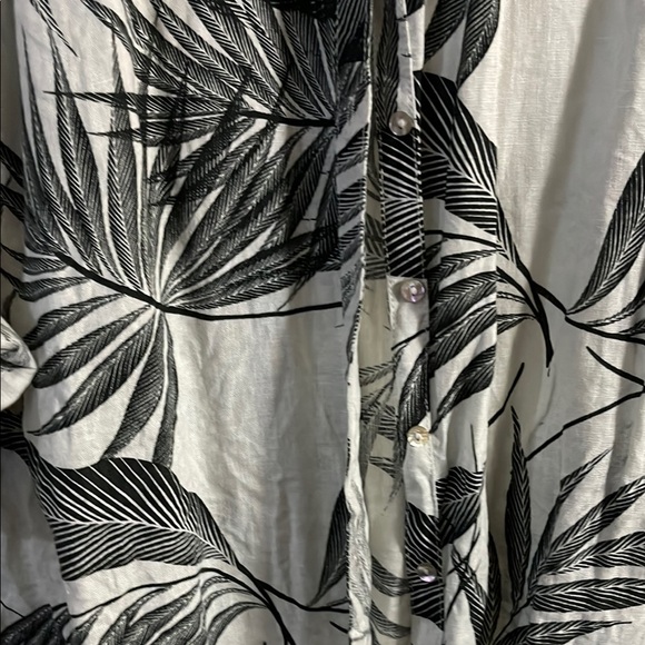 Tahari Black and White Leaf Print Button-Up Shirt - Picture 4 of 5